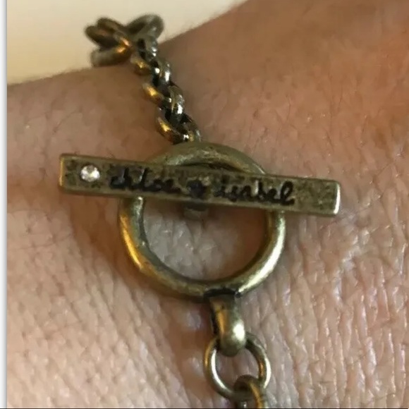 CHLOE AND ISABEL TRESOR TOGGLE BRACELET - Picture 4 of 5